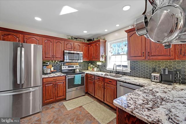 335 CINDY DR, Jonestown, PA 17038