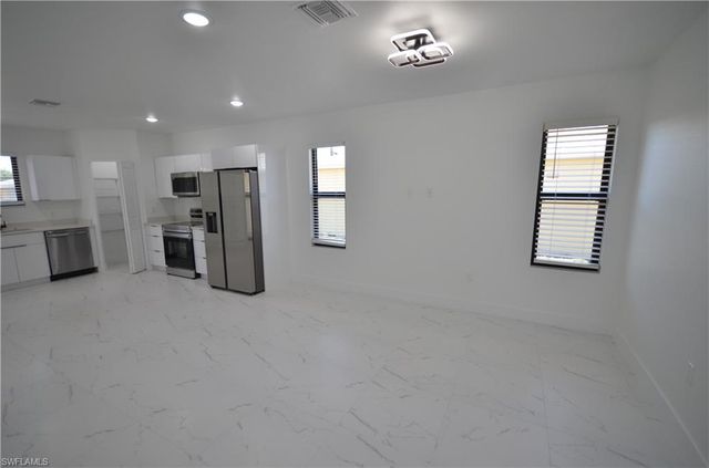 2132 Barker BLVD, Fort Myers, FL 33916