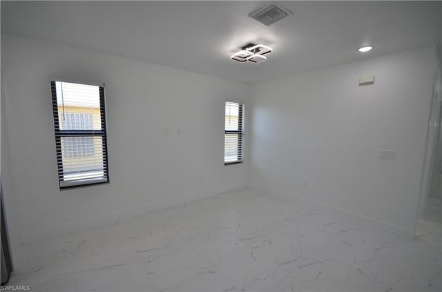 2132 Barker BLVD, Fort Myers, FL 33916