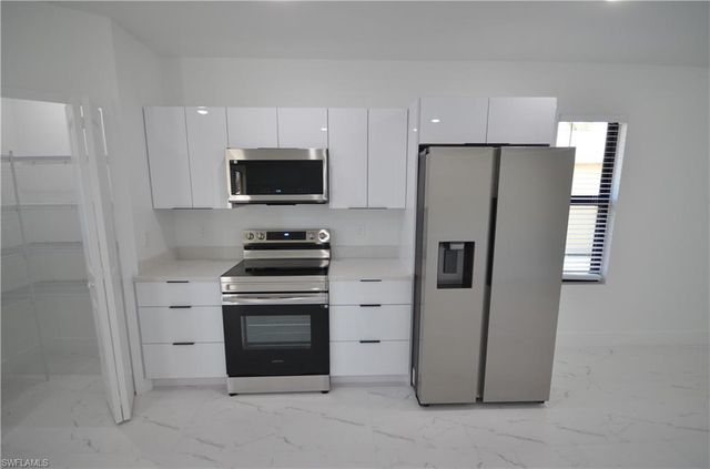 2132 Barker BLVD, Fort Myers, FL 33916