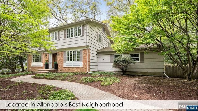 112 Edgewood Road, Allendale, NJ 07401