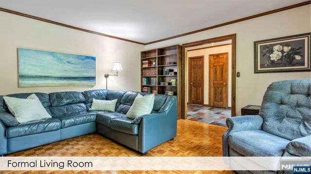 112 Edgewood Road, Allendale, NJ 07401