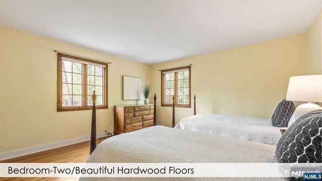 112 Edgewood Road, Allendale, NJ 07401
