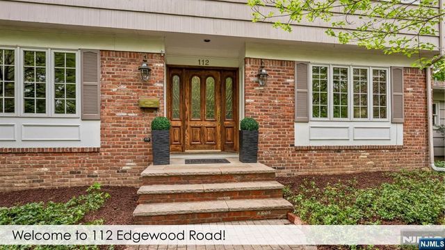 112 Edgewood Road, Allendale, NJ 07401