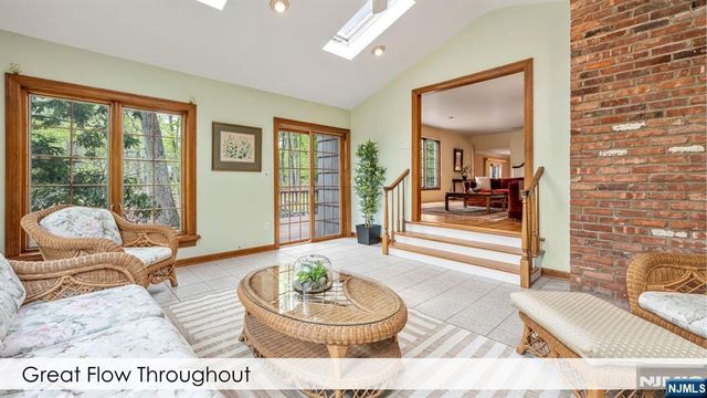 112 Edgewood Road, Allendale, NJ 07401