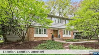 112 Edgewood Road, Allendale, NJ 07401