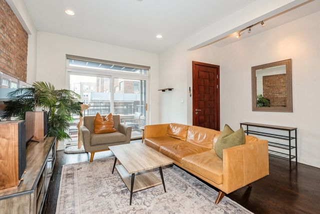 2322 W AUGUSTA Boulevard 1A, Chicago, IL 60622