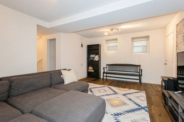 2322 W AUGUSTA Boulevard 1A, Chicago, IL 60622