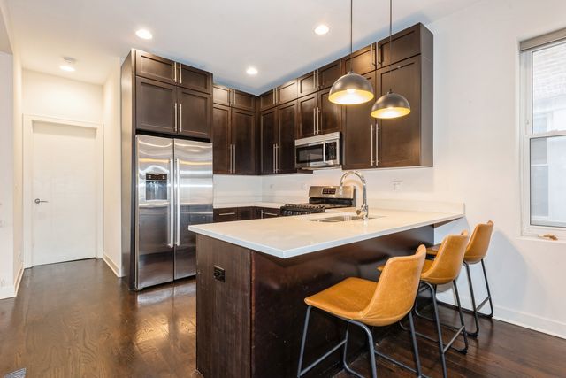 2322 W AUGUSTA Boulevard 1A, Chicago, IL 60622