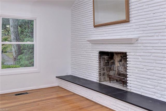 309 Corbin DR, Newport News, VA 23606