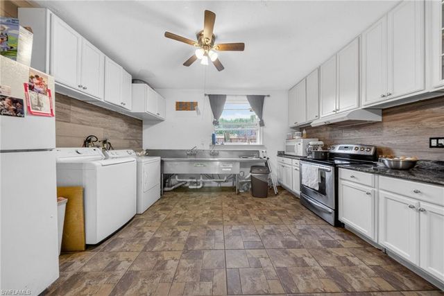 3871 White BLVD, Naples, FL 34117