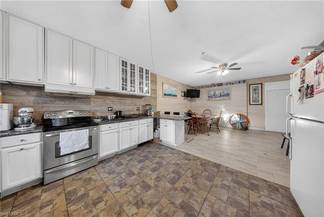 3871 White BLVD, Naples, FL 34117