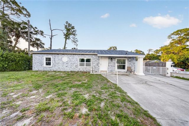 3871 White BLVD, Naples, FL 34117