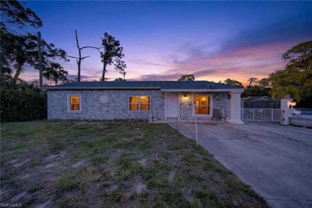 3871 White BLVD, Naples, FL 34117