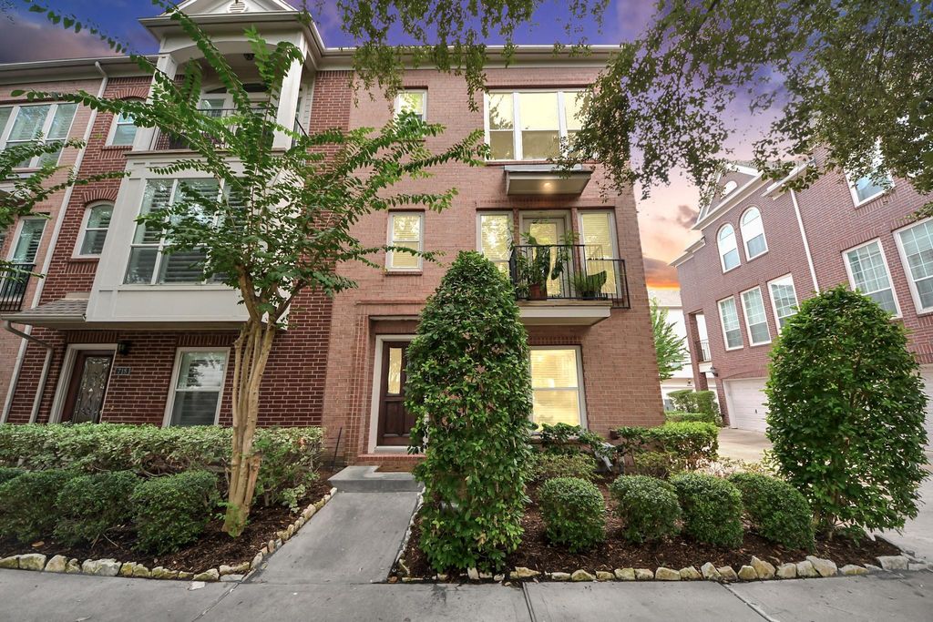 716 Hartman Street, Houston, TX 77007