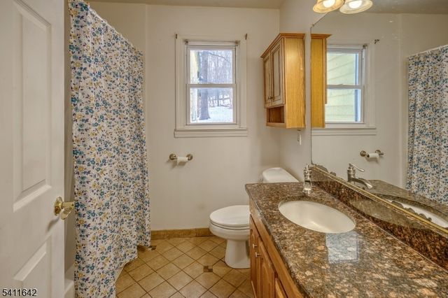 11 Winterwood Rd, Tewksbury Twp., NJ 08833