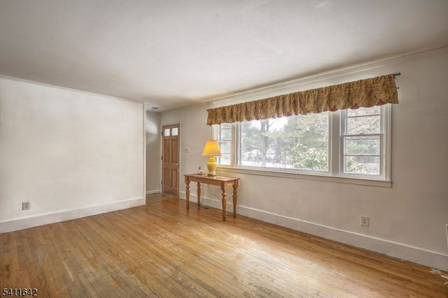 11 Winterwood Rd, Tewksbury Twp., NJ 08833