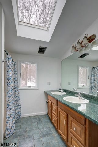 11 Winterwood Rd, Tewksbury Twp., NJ 08833