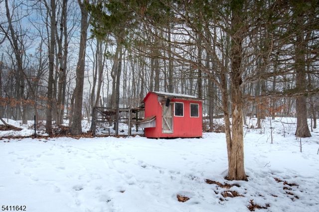 11 Winterwood Rd, Tewksbury Twp., NJ 08833