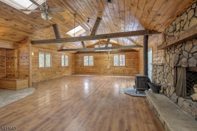 11 Winterwood Rd, Tewksbury Twp., NJ 08833