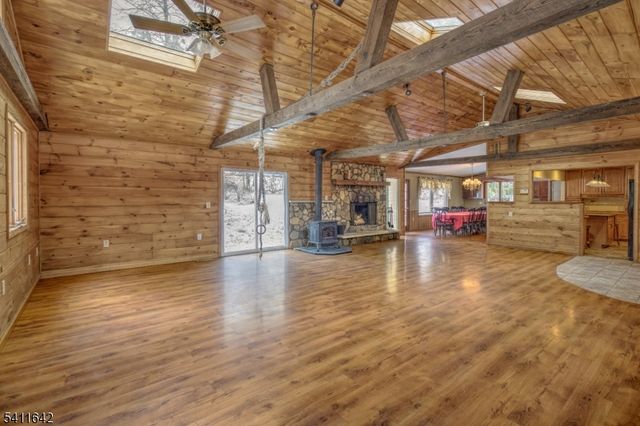 11 Winterwood Rd, Tewksbury Twp., NJ 08833