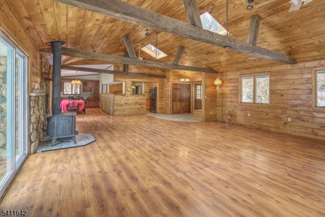 11 Winterwood Rd, Tewksbury Twp., NJ 08833