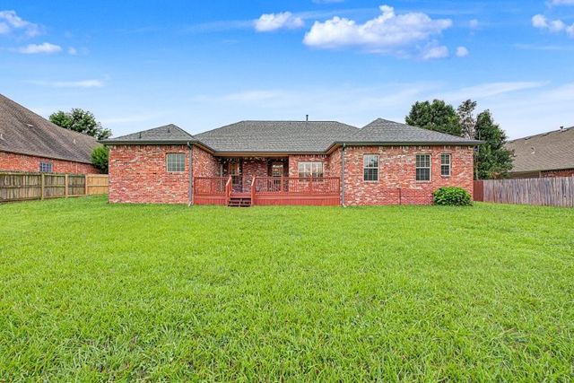 3903 SW Sycamore Street, Bentonville, AR 72713