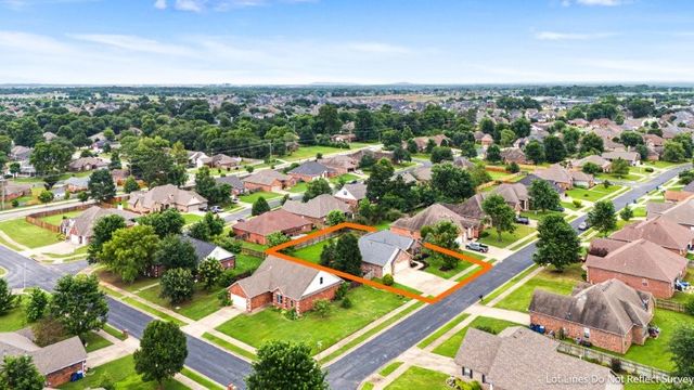 3903 SW Sycamore Street, Bentonville, AR 72713