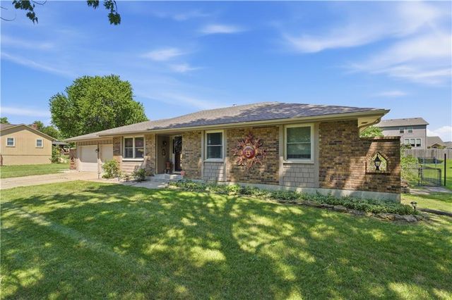 914 Gregory Street, Peculiar, MO 64078
