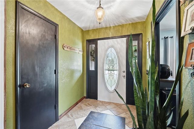 914 Gregory Street, Peculiar, MO 64078