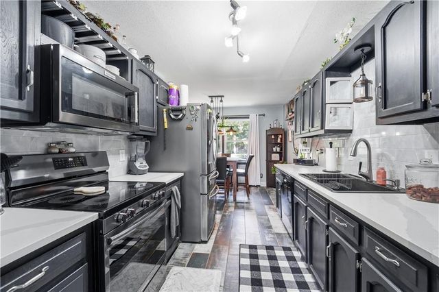 914 Gregory Street, Peculiar, MO 64078