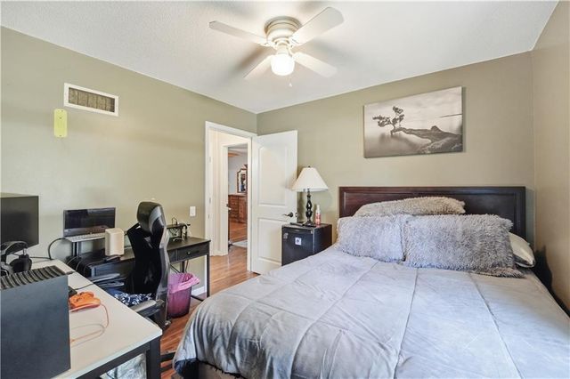 914 Gregory Street, Peculiar, MO 64078