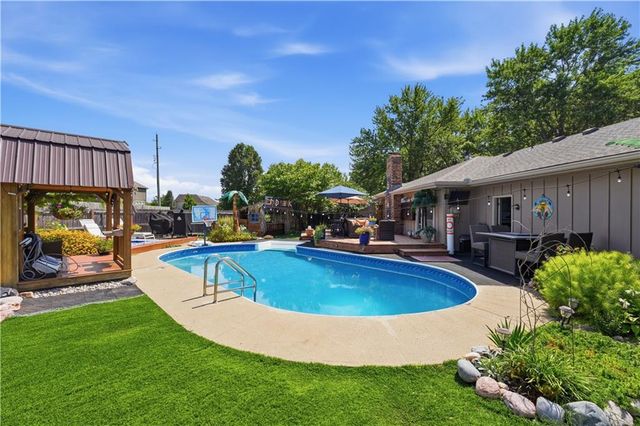 914 Gregory Street, Peculiar, MO 64078