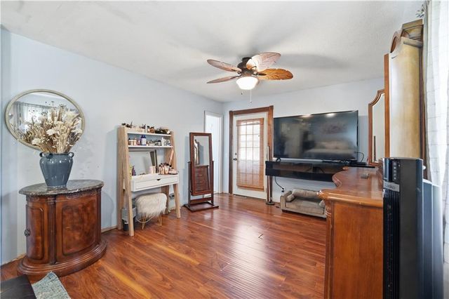 914 Gregory Street, Peculiar, MO 64078