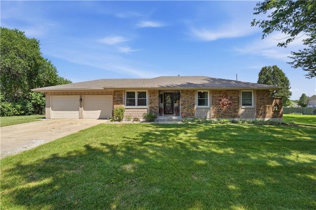 914 Gregory Street, Peculiar, MO 64078