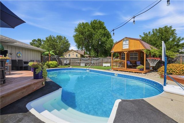 914 Gregory Street, Peculiar, MO 64078