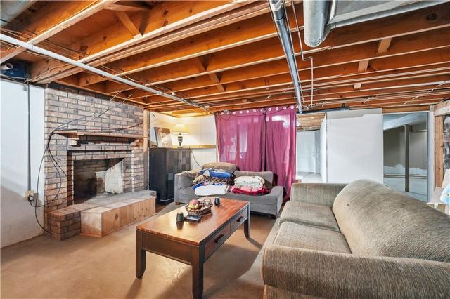 914 Gregory Street, Peculiar, MO 64078