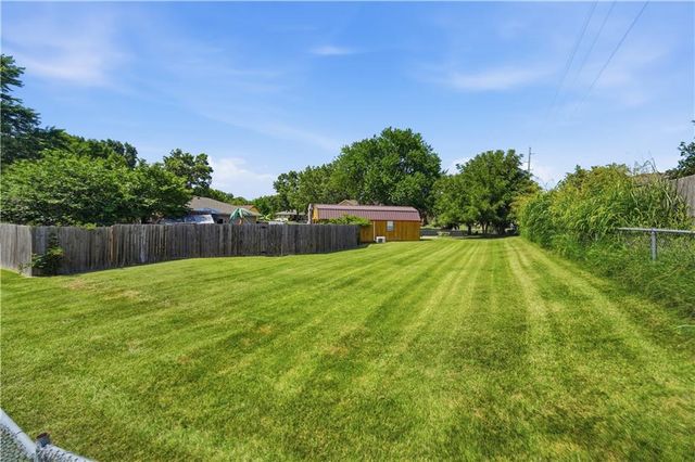 914 Gregory Street, Peculiar, MO 64078