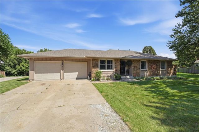 914 Gregory Street, Peculiar, MO 64078