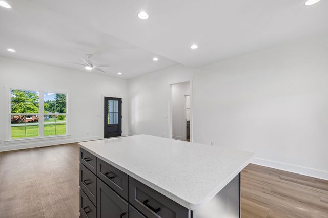 112 Rogers Ave, Winchester, TN 37398