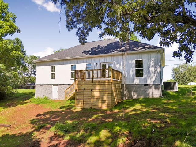 112 Rogers Ave, Winchester, TN 37398