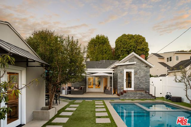 7715 Henefer Avenue, Los Angeles, CA 90045