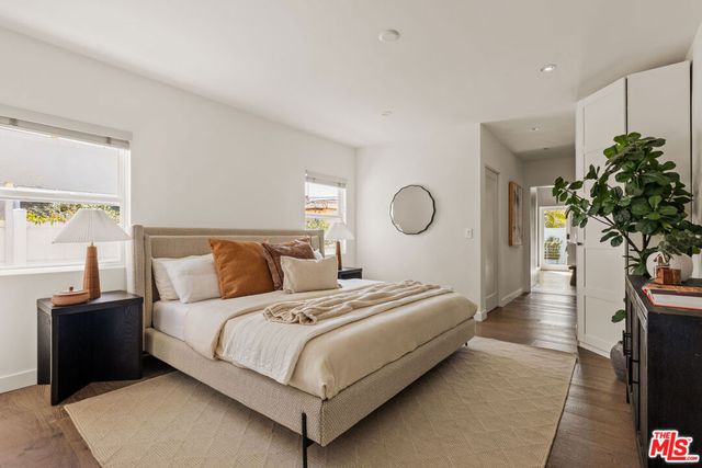 7715 Henefer Avenue, Los Angeles, CA 90045