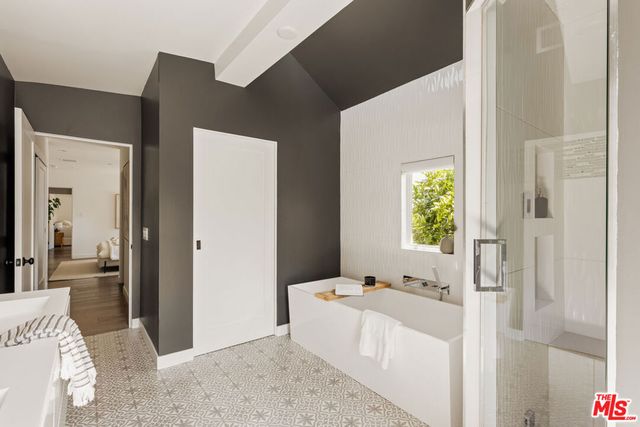 7715 Henefer Avenue, Los Angeles, CA 90045