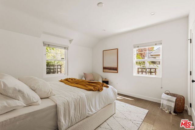 7715 Henefer Avenue, Los Angeles, CA 90045