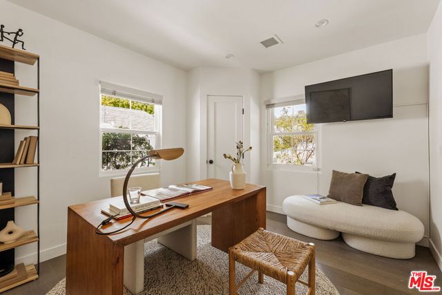 7715 Henefer Avenue, Los Angeles, CA 90045