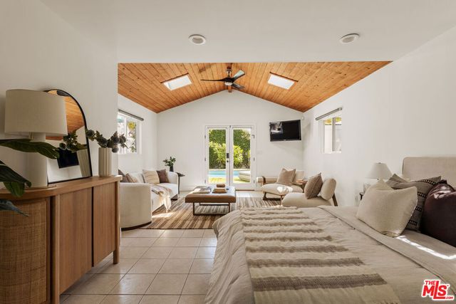7715 Henefer Avenue, Los Angeles, CA 90045