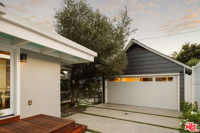 7715 Henefer Avenue, Los Angeles, CA 90045