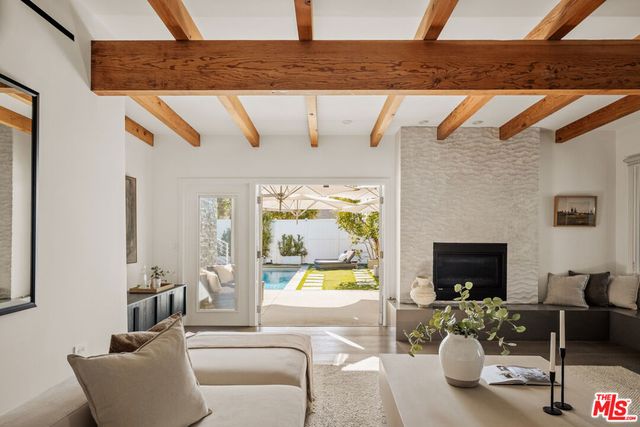 7715 Henefer Avenue, Los Angeles, CA 90045