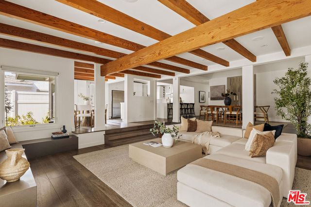 7715 Henefer Avenue, Los Angeles, CA 90045